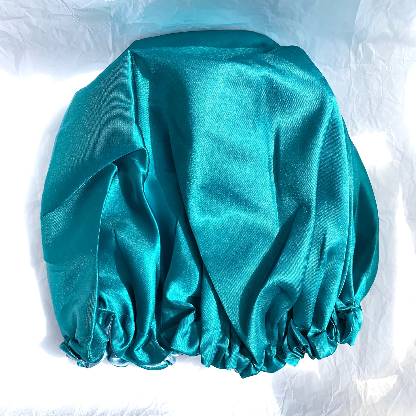 Bonnet en satin réversible et ajustable - Émeraude et thé vert